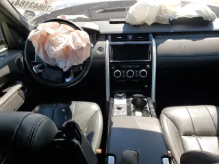 2019 Land Rover Discovery HSE with VIN SALRR2RVXK2406889, listed as a Copart auction lot 70643184 with Not Provided miles and Salvage Title. Bid and sale history available at carsss.com. Image 8.