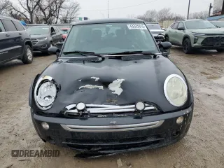 2005 MINI Hardtop z VIN WMWRC33525TK61317, wystawiony jako Copart lot #43325015 z przebiegiem 159 089 mil mil oraz Szkoda całkowita • Salvage title. Historia ofert i sprzedaży dostępna na DreamBid. Obrazek 5.