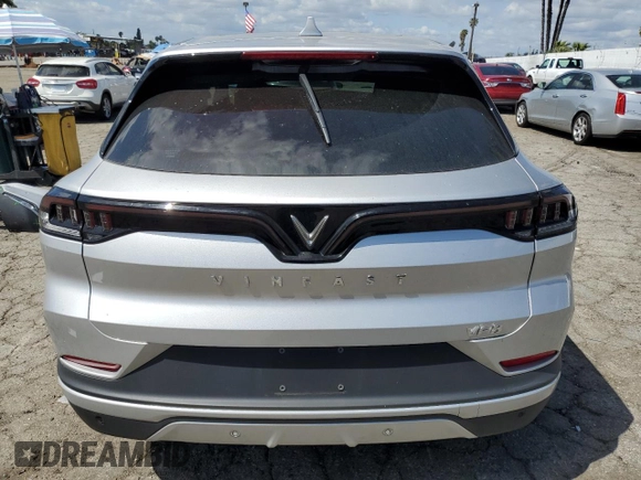 2024 VinFast VF 8 Plus z VIN RLLV1AFA3RH008297, wystawiony jako Copart lot #50979855 z przebiegiem 931 mil mil oraz Szkoda całkowita • Salvage title. Historia ofert i sprzedaży dostępna na DreamBid. Obrazek 6.