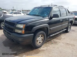2006 Chevrolet Avalanche LT with VIN 3GNEC12Z06G111156, listed as a IAAI auction lot 41960742 with 258,380 mi miles. Bid and sale history available at carsss.com. Image 2.