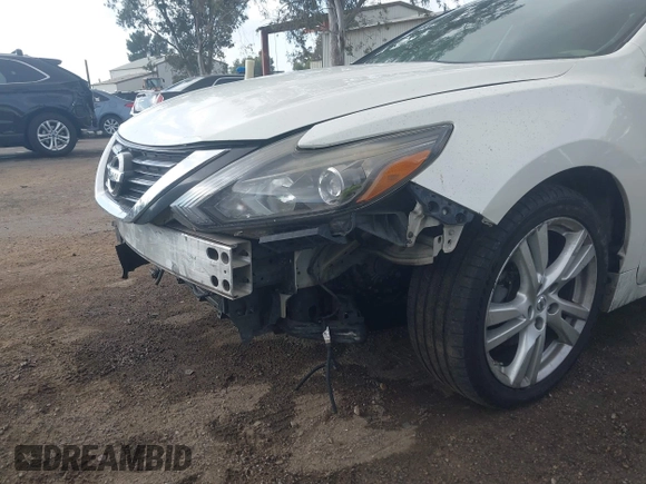 2016 Nissan Altima SL with VIN 1N4BL3AP0GC278635, listed as a IAAI auction lot 41073731 with 204,312 mi miles and . Bid and sale history available at DreamBid. Image 6.