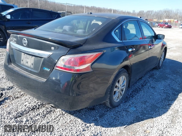 2014 Nissan Altima 2.5 S with VIN 1N4AL3AP1EC169058, listed as a IAAI auction lot 41439979 with 123,252 mi miles. Bid and sale history available at carsss.com. Image 4.