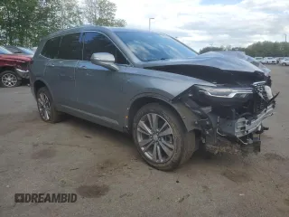 2025 Cadillac XT6 AWD Premium Luxury z VIN 1GYKPDRS8SZ118323, wystawiony jako Copart lot #56156145 z przebiegiem 12 406 mil mil oraz Tytuł czysty. Historia ofert i sprzedaży dostępna na DreamBid. Obrazek 4.
