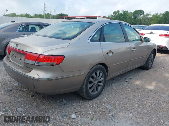2007 Hyundai Azera SE z VIN KMHFC46F67A162638, wystawiony jako IAAI lot #42053153 z przebiegiem 130 133 mil mil oraz . Historia ofert i sprzedaży dostępna na DreamBid. Obrazek 4.