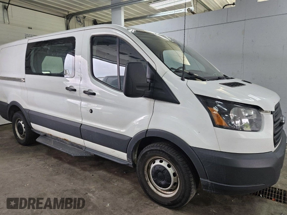 2017 Ford Transit z VIN 1FTYE1YMXHKA82272, wystawiony jako IAAI lot #42575786 z przebiegiem 256 393 mil mil oraz . Historia ofert i sprzedaży dostępna na DreamBid. Obrazek 4.