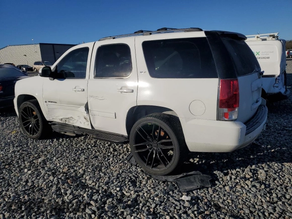 2009 GMC Yukon SLT w/4SB with VIN 1GKFK33049R249433, listed as a Copart auction lot 86924094 with 274,369 mi miles and Salvage Title. Bid and sale history available at carsss.com. Image 2.