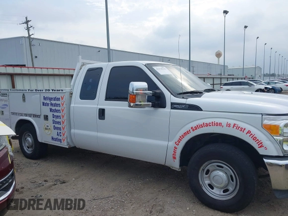 2013 Ford F-250 XL z VIN 1FT7X2A64DEA86642, wystawiony jako IAAI lot #42278335 z przebiegiem 253 022 mil mil oraz . Historia ofert i sprzedaży dostępna na DreamBid. Obrazek 13.