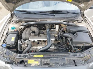 2001 Volvo V70 with VIN YV1SZ58D611007219, listed as a IAAI auction lot 41878031 with 178,980 mi miles. Bid and sale history available at carsss.com. Image 10.