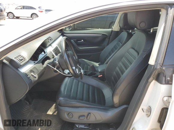 2014 Volkswagen CC R-Line with VIN WVWBN7AN1EE524099, listed as a Copart auction lot 60628924 with 120,310 mi miles and Clean Title. Bid and sale history available at carsss.com. Image 7.