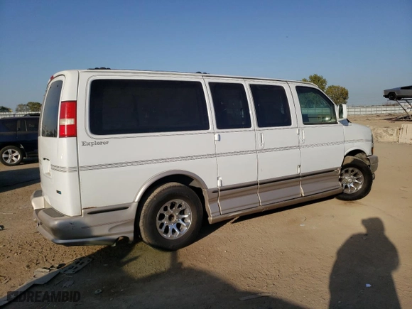 2007 Chevrolet Express Cargo Van YF7 Upfitter with VIN 1GBFG15T771219657, listed as a Copart auction lot 75216914 with 165,286 mi miles and Salvage Title. Bid and sale history available at carsss.com. Image 3.