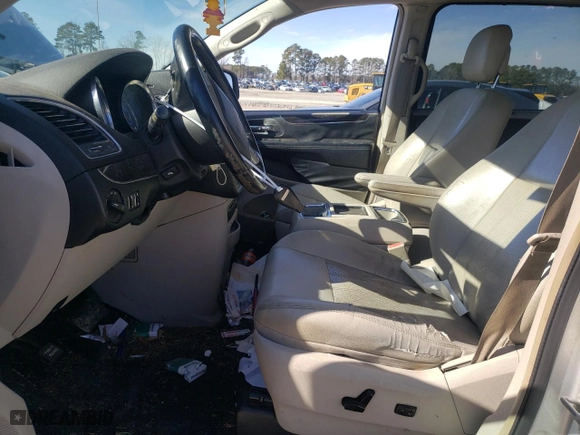 2011 Chrysler Town & Country Touring-L with VIN 2A4RR8DG3BR702304, listed as a Copart auction lot 43348255 with 234,561 mi miles and Clean Title. Bid and sale history available at carsss.com. Image 7.