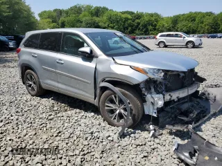2017 Toyota Highlander LE with VIN 5TDBZRFH5HS481159, listed as a Copart auction lot 59106835 with Not provided miles and Salvage title. Bid and sale history available at DreamBid. Image 4.