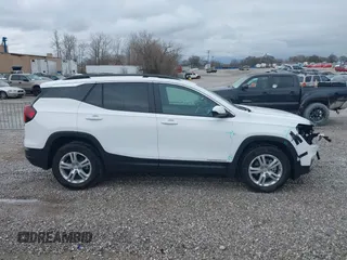 2024 GMC Terrain SLE z VIN 3GKALMEG4RL117903, wystawiony jako IAAI lot #41718454 z przebiegiem 3 408 mil mil oraz . Historia ofert i sprzedaży dostępna na DreamBid. Obrazek 13.