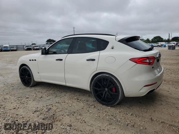 2017 Maserati Levante z VIN ZN661XUL0HX250697, wystawiony jako Copart lot #56871095 z przebiegiem 73 042 mil mil oraz Czysty tytuł • Clean title. Historia ofert i sprzedaży dostępna na DreamBid. Obrazek 2.