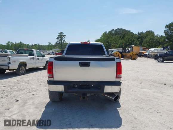 2013 GMC Sierra 2500HD SLT z VIN 1GT121E86DF195303, wystawiony jako IAAI lot #42181435 z przebiegiem 229 818 mil mil oraz . Historia ofert i sprzedaży dostępna na DreamBid. Obrazek 16.