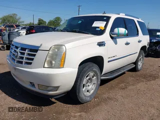 2007 Cadillac Escalade with VIN 1GYFK63847R271121, listed as a IAAI auction lot 42199097 with 138,528 mi miles and . Bid and sale history available at DreamBid. Image 2.