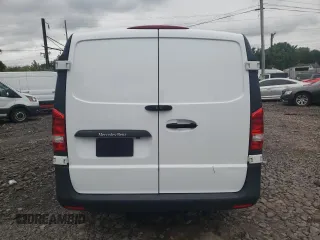 2022 Mercedes-Benz Metris Cargo z VIN W1YV0BEY6N4138833, wystawiony jako Copart lot #68922824 z przebiegiem 9 493 mil mil oraz Szkoda całkowita • Salvage title. Historia ofert i sprzedaży dostępna na DreamBid. Obrazek 6.