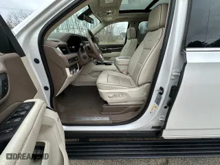 2022 GMC Yukon XL Denali with VIN 1GKS2JKL9NR364134, listed as a Copart auction lot 54078255 with 5,967 mi miles and Clean Title. Bid and sale history available at carsss.com. Image 11.