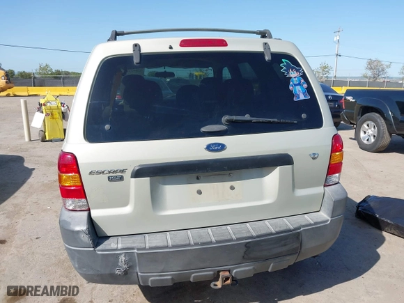 2005 Ford Escape XLT with VIN 1FMYU93135KC44135, listed as a IAAI auction lot 42002351 with 185,569 mi miles. Bid and sale history available at carsss.com. Image 16.