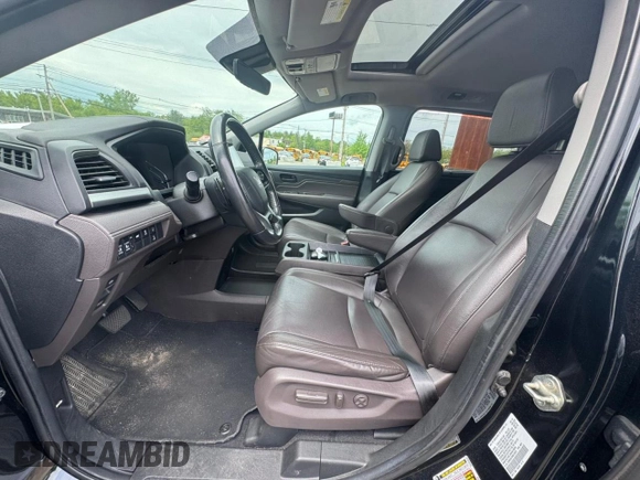 2019 Honda Odyssey EX-L z VIN 5FNRL6H78KB125979, wystawiony jako Copart lot #59495705 z przebiegiem 199 380 mil mil oraz Czysty tytuł • Clean title. Historia ofert i sprzedaży dostępna na DreamBid. Obrazek 5.
