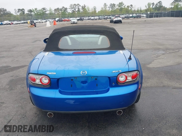2006 Mazda MX-5 Miata Touring z VIN JM1NC25FX60102209, wystawiony jako IAAI lot #41940771 z przebiegiem 165 003 mil mil oraz . Historia ofert i sprzedaży dostępna na DreamBid. Obrazek 15.