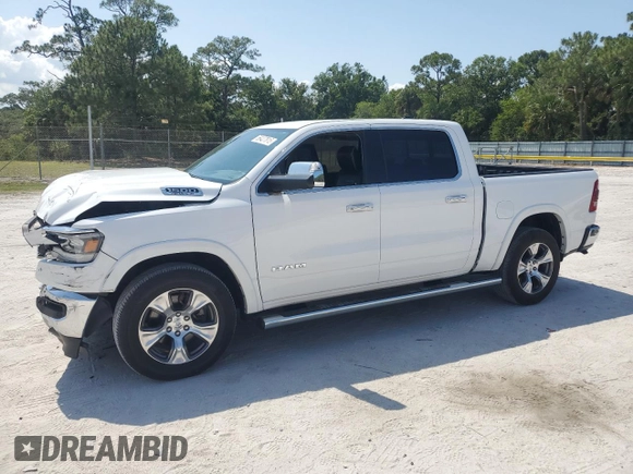 2020 Ram 1500 Laramie z VIN 1C6SRFJT5LN402007, wystawiony jako Copart lot #56427815 z przebiegiem 79 159 mil mil oraz Szkoda całkowita • Salvage title. Historia ofert i sprzedaży dostępna na DreamBid. Obrazek 1.