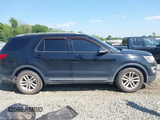 2017 Ford Explorer XLT z VIN 1FM5K7D89HGB71482, wystawiony jako IAAI lot #42009154 z przebiegiem 159 498 mil mil oraz . Historia ofert i sprzedaży dostępna na DreamBid. Obrazek 13.