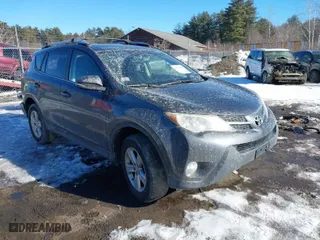 2013 Toyota RAV4 XLE with VIN JTMRFREV5DD032018, listed as a IAAI auction lot 41514088 with 142,917 mi miles. Bid and sale history available at carsss.com. Image 1.