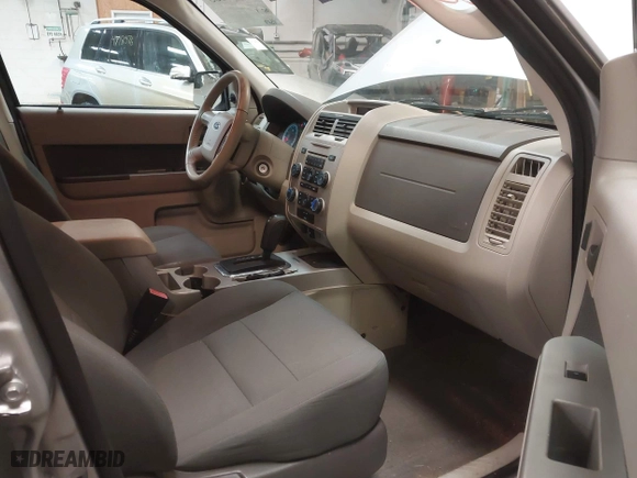 2010 Ford Escape XLT with VIN 1FMCU0DG5AKB02811, listed as a IAAI auction lot 41749335 with 103,071 mi miles. Bid and sale history available at carsss.com. Image 5.