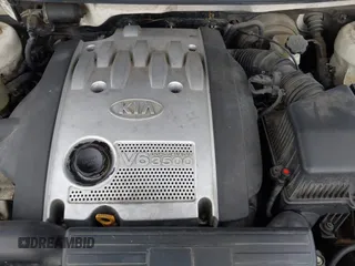 2005 Kia Sedona LX with VIN KNDUP132356708456, listed as a IAAI auction lot 41220936 with 172,960 mi miles. Bid and sale history available at carsss.com. Image 10.