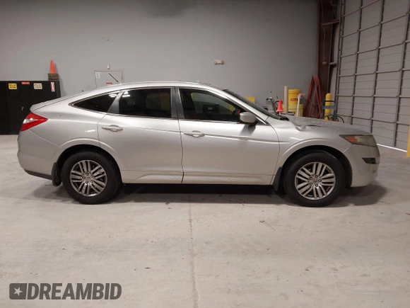 2012 Honda Crosstour EX-L with VIN 5J6TF3H55CL004720, listed as a IAAI auction lot 41846284 with 121,084 mi miles. Bid and sale history available at carsss.com. Image 13.