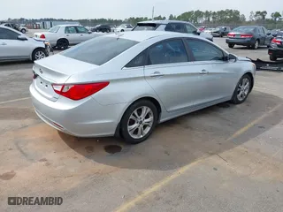 2013 Hyundai Sonata SE with VIN 5NPEC4AC0DH744204, listed as a IAAI auction lot 41791192 with 199,276 mi miles. Bid and sale history available at carsss.com. Image 4.
