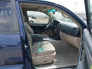 2007 Toyota 4Runner SR5 with VIN JTEZU14R070088127, listed as a IAAI auction lot 41938132 with 289,180 mi miles. Bid and sale history available at carsss.com. Image 5.