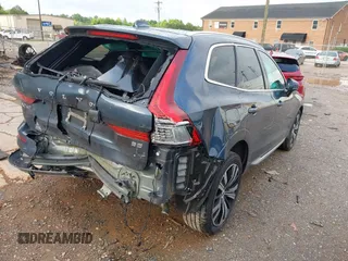 2022 Volvo XC60 Inscription with VIN YV4L12DL2N1905235, listed as a IAAI auction lot 42384130 with 44,727 mi miles and . Bid and sale history available at DreamBid. Image 4.