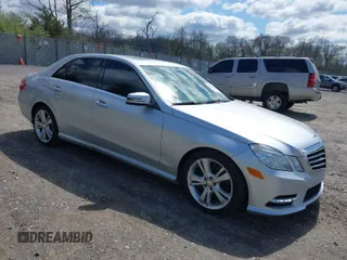 2013 Mercedes-Benz E-Class E 350 Luxury with VIN WDDHF8JB8DA740708, listed as a IAAI auction lot 42050622 with 243,585 mi miles. Bid and sale history available at carsss.com. Image 1.
