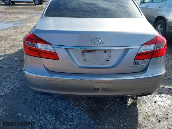2013 Hyundai Genesis 3.8L with VIN KMHGC4DD0DU225085, listed as a IAAI auction lot 41563455 with NaN miles. Bid and sale history available at carsss.com. Image 15.