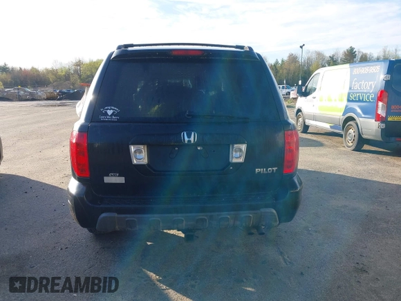 2004 Honda Pilot EX with VIN 5FNYF18484B001905, listed as a IAAI auction lot 42224000 with 254,787 mi miles and . Bid and sale history available at carsss.com. Image 15.