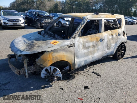 2015 Kia Soul + with VIN KNDJP3A52F7117090, listed as a Copart auction lot 88289725 with 0 mi miles and Salvage Title. Bid and sale history available at carsss.com. Image 1.