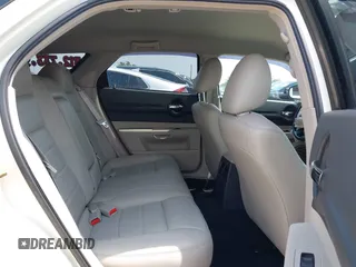 2005 Dodge Magnum RT z VIN 2D4GV58285H652826, wystawiony jako IAAI lot #42283771 z przebiegiem 70 205 mil mil oraz . Historia ofert i sprzedaży dostępna na DreamBid. Obrazek 8.