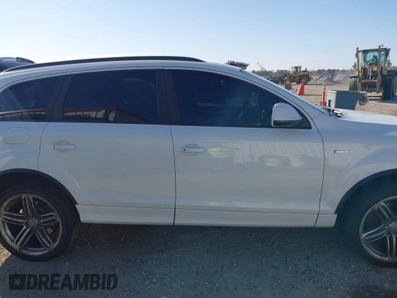 2015 Audi Q7 3.0T S line Prestige with VIN WA1DGAFEXFD016210, listed as a IAAI auction lot 41497668 with 142,709 mi miles. Bid and sale history available at carsss.com. Image 13.