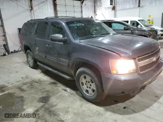 2010 Chevrolet Suburban LT with VIN 1GNUKJE31AR113223, listed as a Copart auction lot 88872875 with 221,334 mi miles and Salvage Title. Bid and sale history available at carsss.com. Image 4.