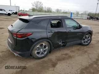 2024 Chevrolet Blazer LT z VIN 3GNKBCR47RS258104, wystawiony jako Copart lot #54824135 z przebiegiem 7 683 mil mil oraz Szkoda całkowita • Salvage title. Historia ofert i sprzedaży dostępna na DreamBid. Obrazek 3.