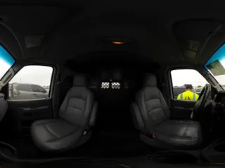 2014 Ford Econoline Cargo Commercial z VIN 1FTNE2EW7EDA00870, wystawiony jako IAAI lot #42384856 z przebiegiem 156 312 mil mil oraz . Historia ofert i sprzedaży dostępna na DreamBid. Obrazek 18.