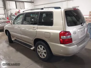 2005 Toyota Highlander with VIN JTEGP21AX50066684, listed as a IAAI auction lot 41811303 with 188,714 mi miles. Bid and sale history available at carsss.com. Image 3.