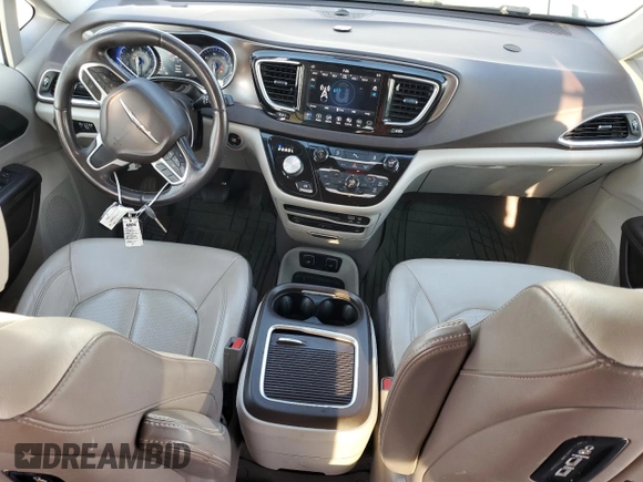 2018 Chrysler Pacifica Touring L Plus z VIN 2C4RC1EG1JR121816, wystawiony jako Copart lot #54615585 z przebiegiem 157 900 mil mil oraz Tytuł czysty. Historia ofert i sprzedaży dostępna na DreamBid. Obrazek 8.