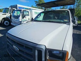 2007 Ford F-250 with VIN 1FDNF20557EA47058, listed as a IAAI auction lot 42631275 with 40,425 mi miles and . Bid and sale history available at DreamBid. Image 5.