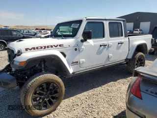 2021 Jeep Gladiator Mojave z VIN 1C6JJTEG2ML554046, wystawiony jako Copart lot #54058304 z przebiegiem 53 143 mil mil oraz Szkoda całkowita • Salvage title. Historia ofert i sprzedaży dostępna na DreamBid. Obrazek 1.