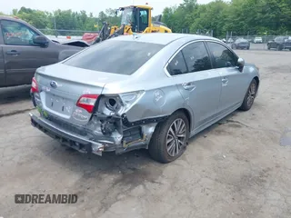 2019 Subaru Legacy Premium z VIN 4S3BNAF65K3034819, wystawiony jako IAAI lot #42456414 z przebiegiem 105 907 mil mil oraz . Historia ofert i sprzedaży dostępna na DreamBid. Obrazek 4.