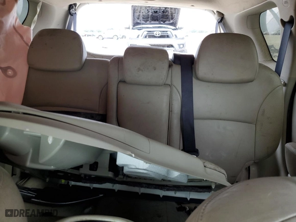 2010 Mitsubishi Outlander XLS with VIN JA4JT4AX5AZ002588, listed as a Copart auction lot 84287184 with 184,195 mi miles and Salvage Title. Bid and sale history available at carsss.com. Image 10.