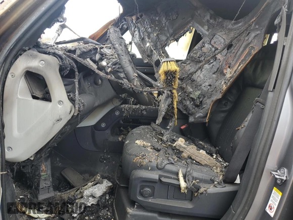 2022 Land Rover Defender S with VIN SALEJ7RX4N2091807, listed as a Copart auction lot 53558115 with Not provided miles and Salvage title. Bid and sale history available at DreamBid. Image 7.